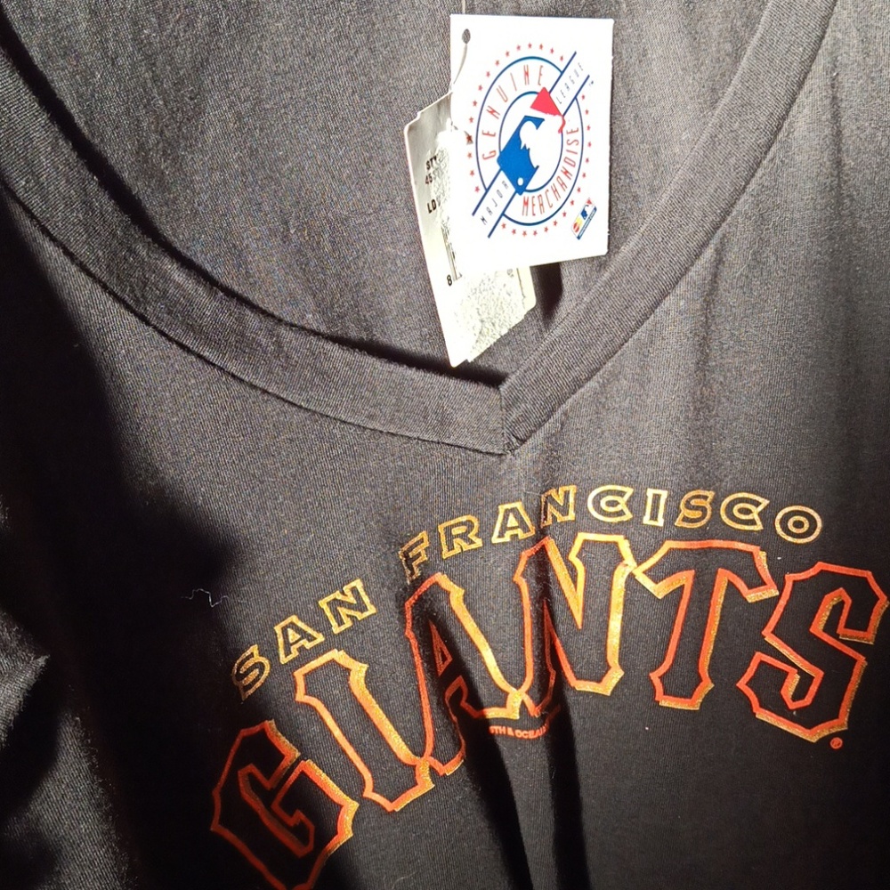 San Francisco Giants Black V-Neck Tee